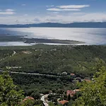 Marina Spacious Family Apartment Krizisce